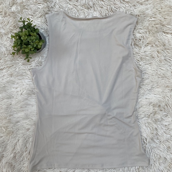 🎉HP🎉 Zenana Sleeveless Front Twist Hem Top 💗 Beige - Picture 4 of 12